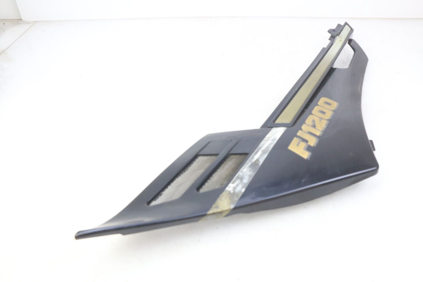 photo de CACHE SOUS SELLE GAUCHE YAMAHA FJ 3CX 1200 (1986 - 1996) - Vue d’ensemble