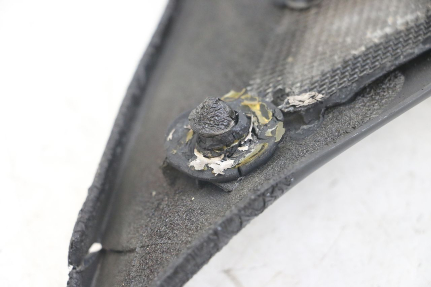 photo de CACHE SOUS SELLE GAUCHE YAMAHA FJ 3CX 1200 (1986 - 1996) - Autre angle de vue