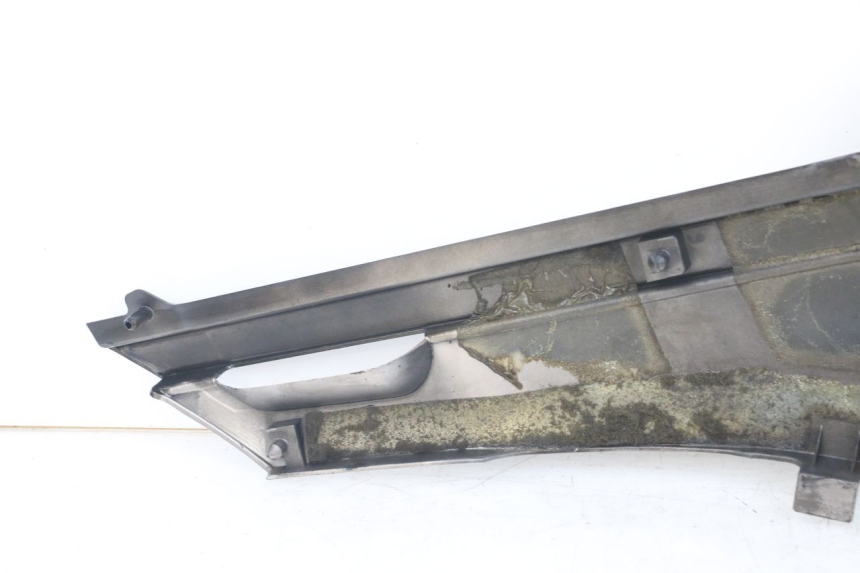 photo de CACHE SOUS SELLE GAUCHE YAMAHA FJ 3CX 1200 (1986 - 1996) - Vue d’ensemble