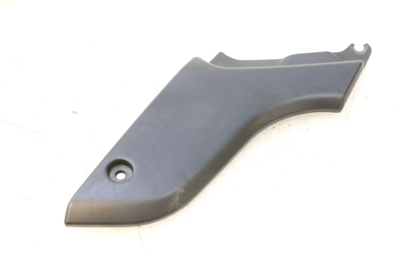 photo de CACHE SOUS SELLE GAUCHE YAMAHA FJR 1300 (2001 - 2005) - Vue principale