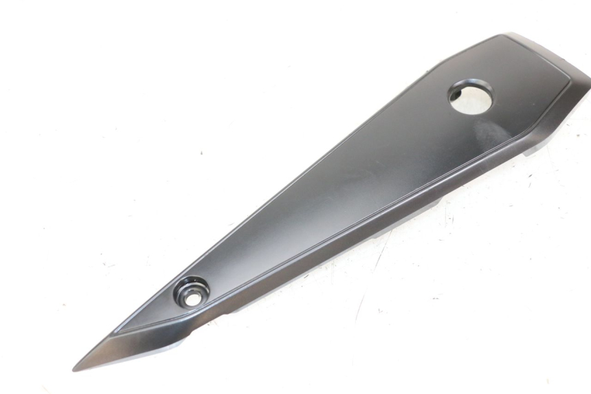 photo de CACHE SOUS SELLE GAUCHE YAMAHA FZ1 FAZER 1000 (2007 - 2009) - Vue principale