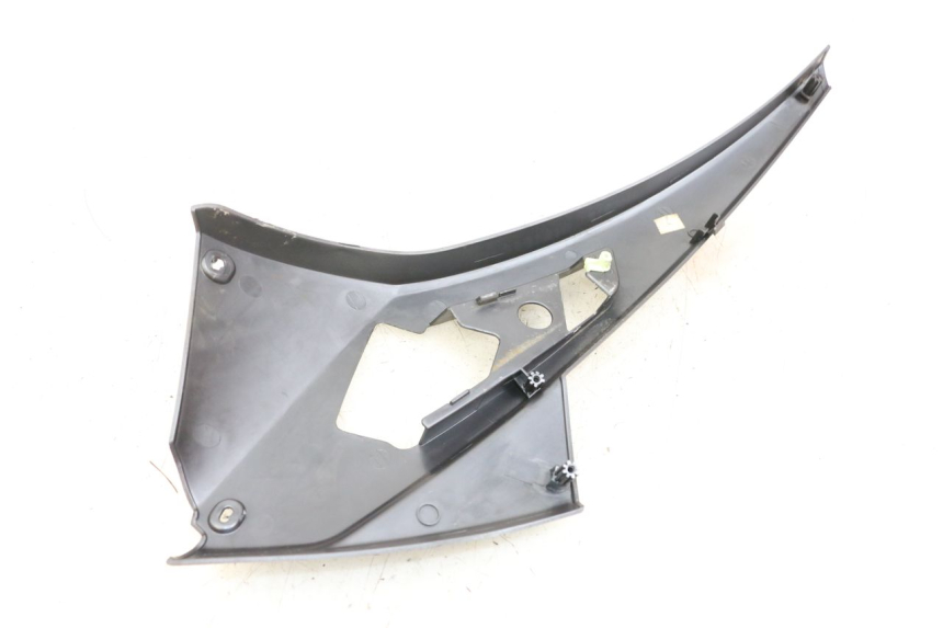 photo de CACHE SOUS SELLE GAUCHE PEUGEOT GEOPOLIS RS 125 (2007 - 2009) - Zoom état d’usage