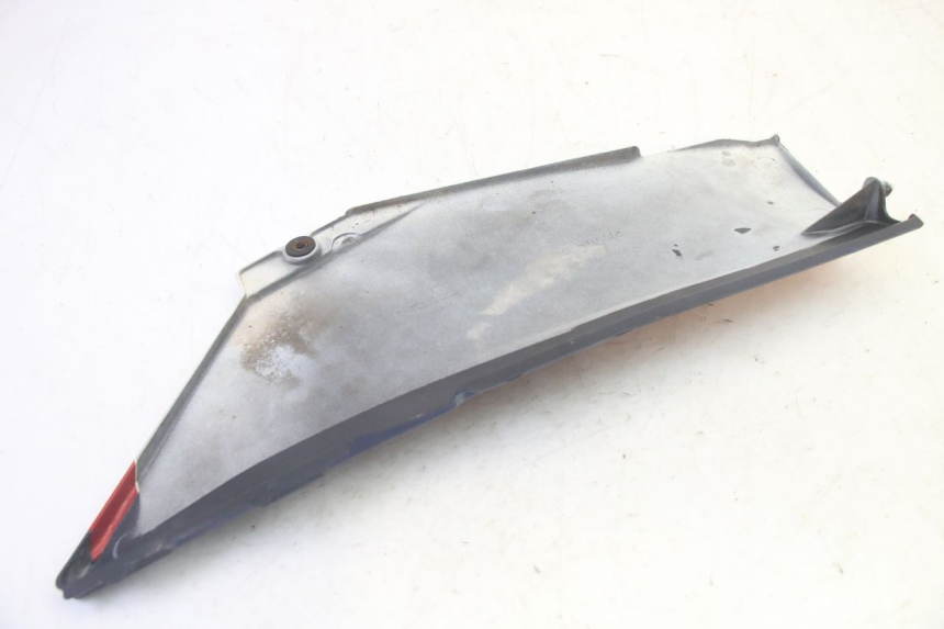 photo de CACHE SOUS SELLE GAUCHE KAWASAKI GPX R WARBIRD 600 (1988 - 1993) - Vue d’ensemble