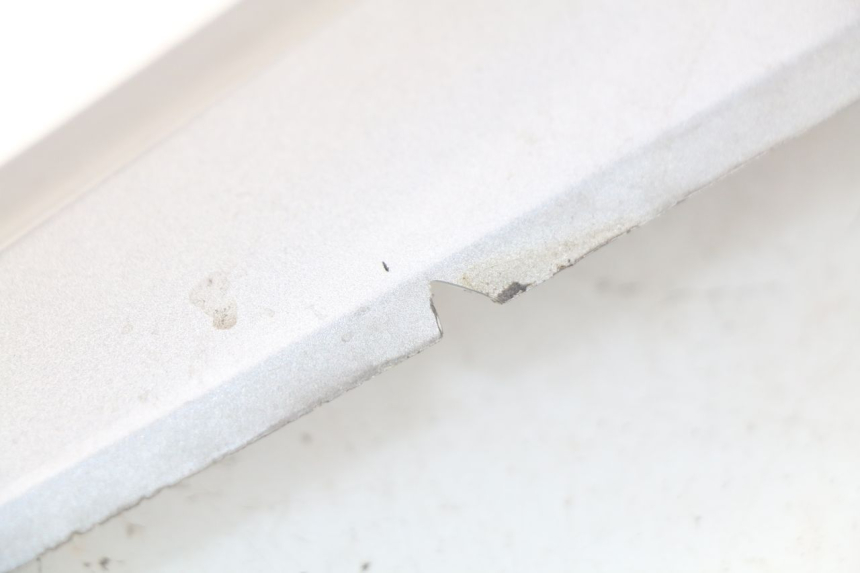 photo de CACHE SOUS SELLE GAUCHE SYM GTS EFI ABS 125 (2012 - 2016) - Vue d’ensemble