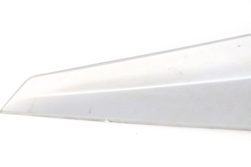 photo de CACHE SOUS SELLE GAUCHE SYM GTS EFI ABS 125 (2012 - 2016) - État de surface