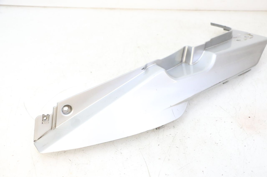 photo de CACHE SOUS SELLE GAUCHE DAELIM HISTORY 125 (2001 - 2002) - Détail de la pièce