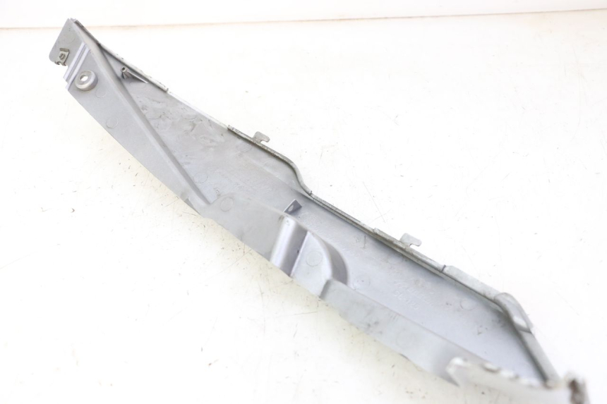 photo de CACHE SOUS SELLE GAUCHE DAELIM HISTORY 125 (2001 - 2002) - Zoom état d’usage