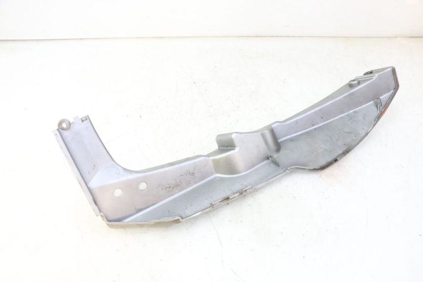 photo de CACHE SOUS SELLE GAUCHE DAELIM HISTORY 125 (2001 - 2002) - Points de fixation