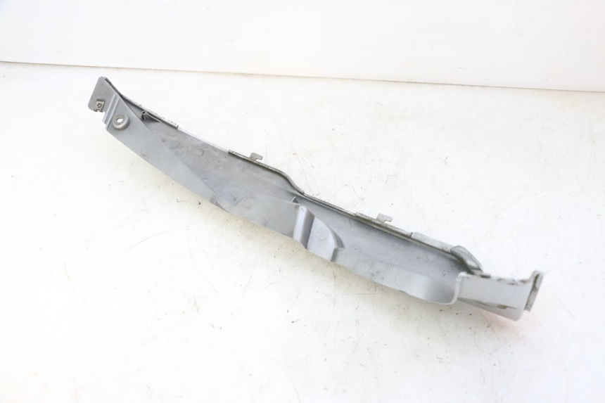 photo de CACHE SOUS SELLE GAUCHE DAELIM HISTORY 125 (2001 - 2002) - État de surface