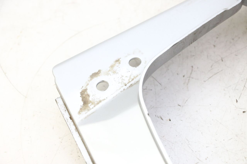 photo de CACHE SOUS SELLE GAUCHE DAELIM HISTORY 125 (2001 - 2002) - Marquages et références