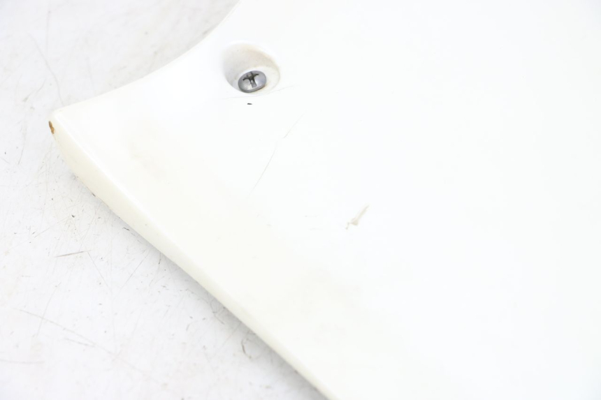 photo de CACHE SOUS SELLE GAUCHE HONDA CBR F 1000 (1993 - 1996) - État de surface