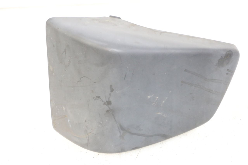 photo de CACHE SOUS SELLE GAUCHE HONDA VT C2 SHADOW 750 (1997 - 2001) - Vue principale