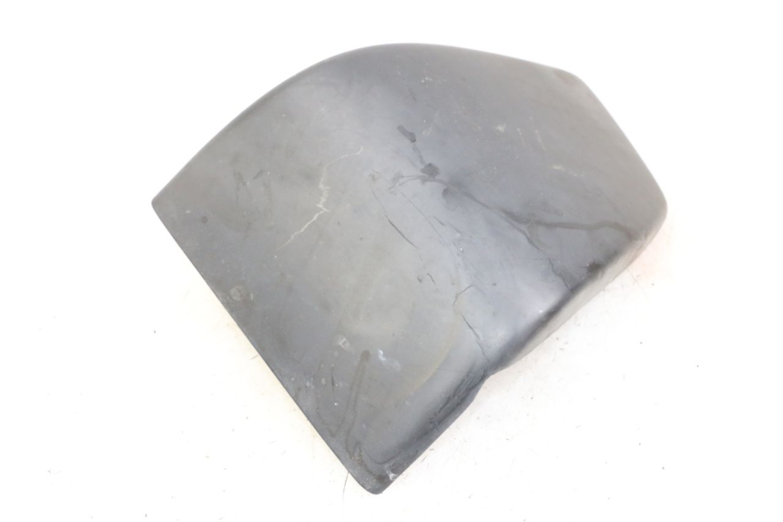 photo de CACHE SOUS SELLE GAUCHE HONDA VT C2 SHADOW 750 (1997 - 2001) - Détail de la pièce