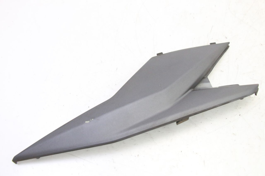 photo de CACHE SOUS SELLE GAUCHE SYM JET 14 4T 50 (2018 - 2022) - Zoom état d’usage