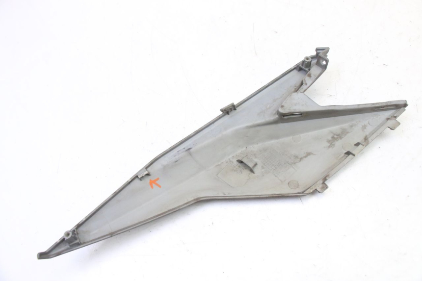 photo de CACHE SOUS SELLE GAUCHE SYM JET 14 4T 50 (2018 - 2022) - Autre angle de vue