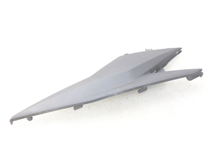 photo de CACHE SOUS SELLE GAUCHE SYM JET 4 4T 50 (2018 - 2021) - Zoom état d’usage