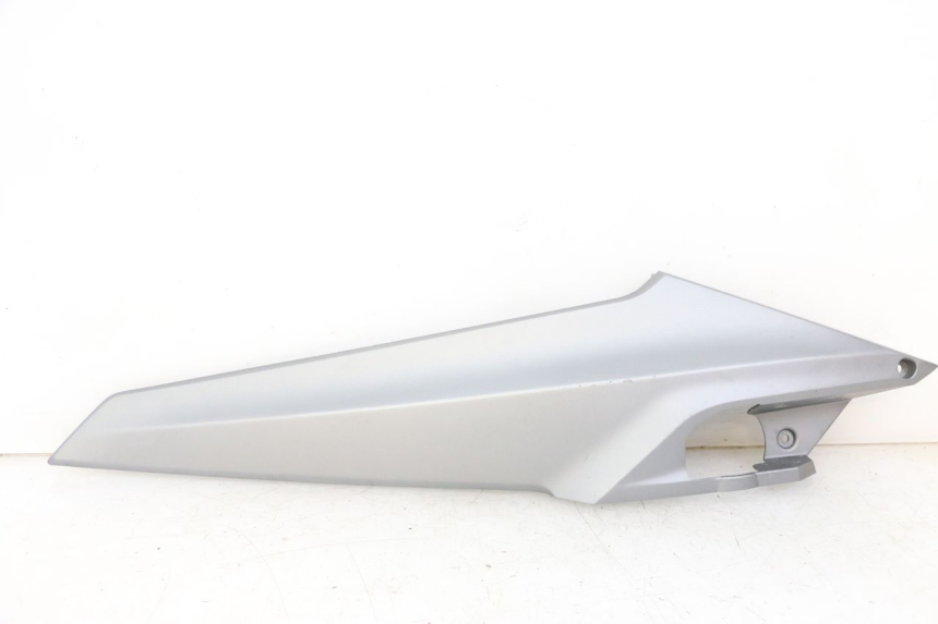 photo de CACHE SOUS SELLE GAUCHE SYM JOYMAX 125 (2010 - 2017) - Vue principale