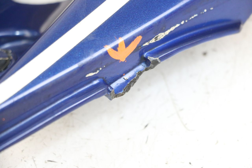 photo de CACHE SOUS SELLE GAUCHE KAWASAKI ZR7 ZR-7 S 750 (1999 - 2004) - Points de fixation