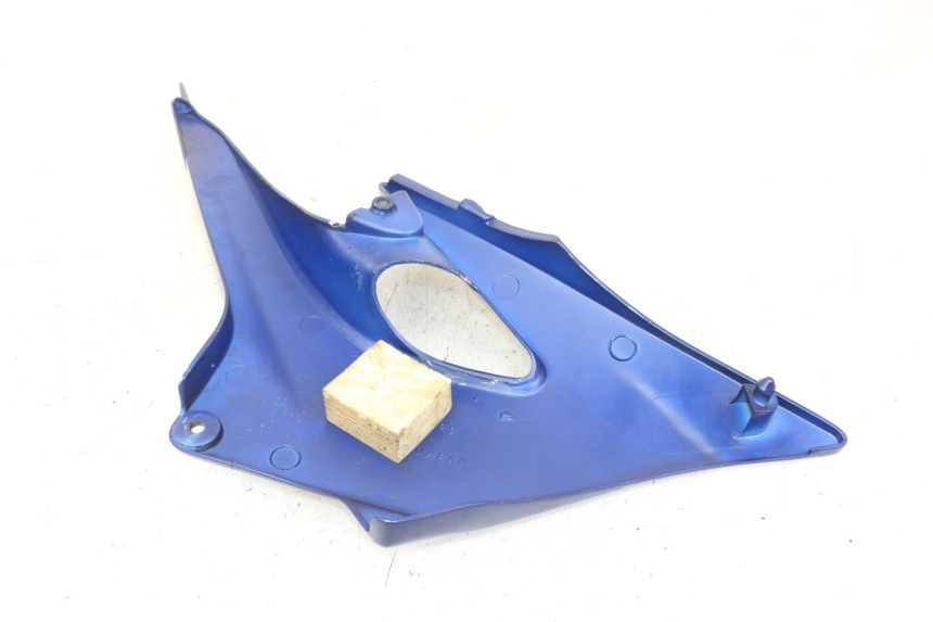 photo de CACHE SOUS SELLE GAUCHE KAWASAKI ZR7 ZR-7 S 750 (1999 - 2004) - Pièce contrôlée