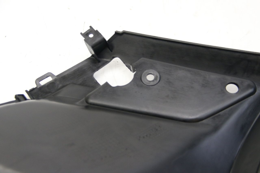 photo de CACHE SOUS SELLE GAUCHE PEUGEOT KISBEE 2T 50 (2018 - 2022) - Zoom composants