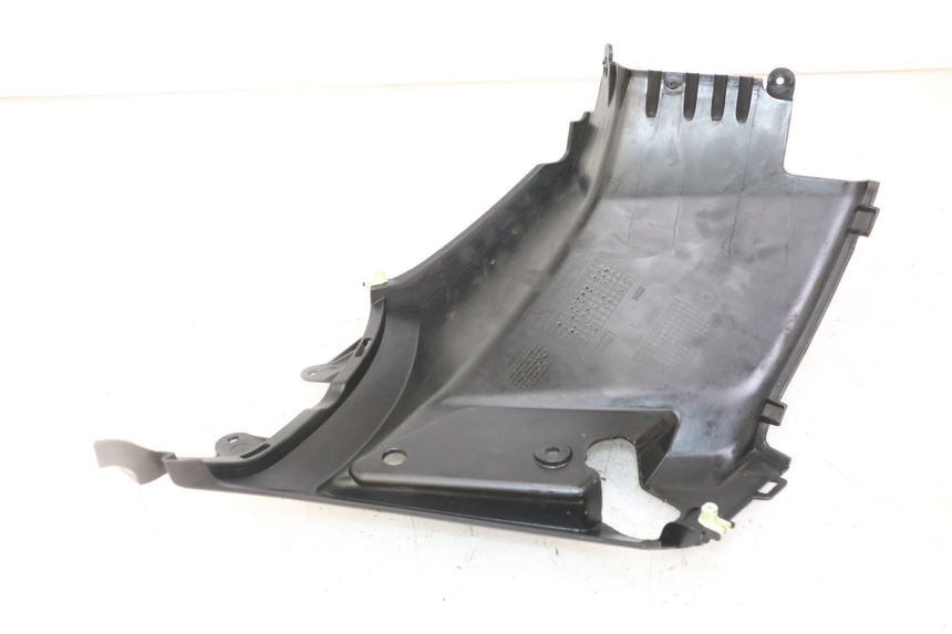 photo de CACHE SOUS SELLE GAUCHE PEUGEOT KISBEE 2T 50 (2018 - 2022) - Zoom état d’usage