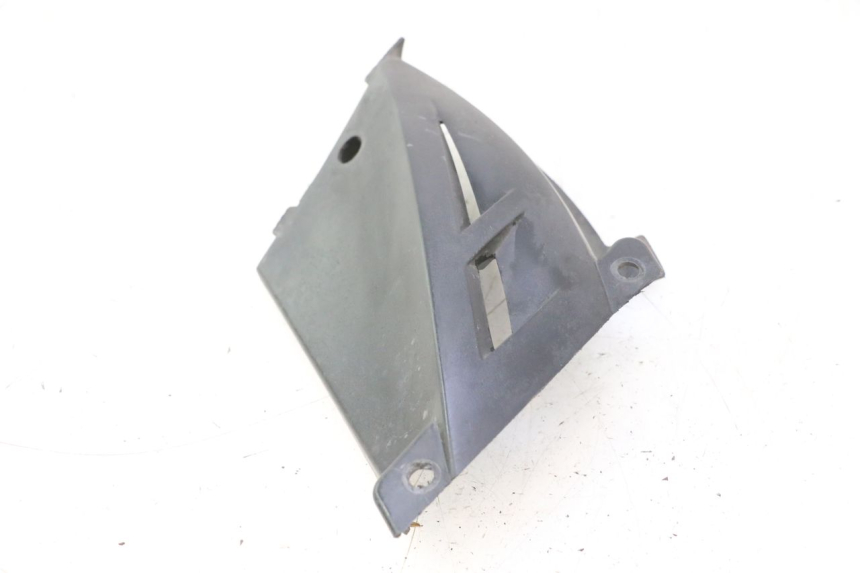 photo de CACHE SOUS SELLE GAUCHE PEUGEOT LUDIX BLASTER 50 (2006 - 2014) - Points de fixation