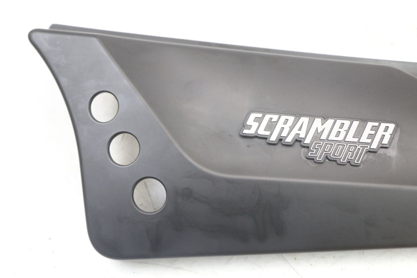 photo de CACHE SOUS SELLE GAUCHE MASAI SCRAMBLER SPORT 125 (2021 - 2025) - Détail de la pièce