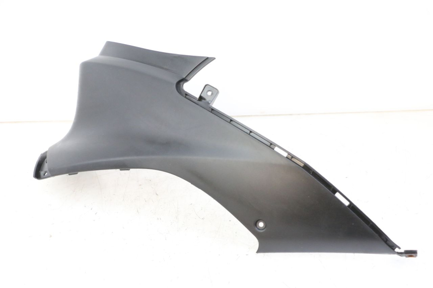 photo de CACHE SOUS SELLE GAUCHE MBK OVETTO ONE 2T 50 (2013 - 2017) - Gros plan technique