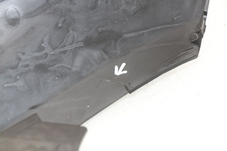 photo de CACHE SOUS SELLE GAUCHE PEUGEOT METROPOLIS 400 (2017 - 2020) - Zoom état d’usage