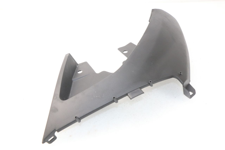 photo de CACHE SOUS SELLE GAUCHE PEUGEOT METROPOLIS 400 (2017 - 2020) - Points de fixation