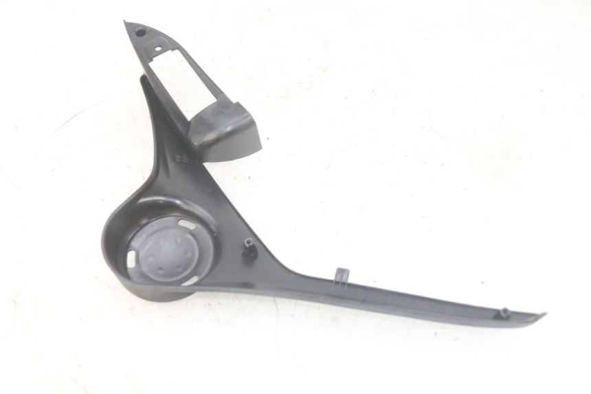 photo de CACHE SOUS SELLE GAUCHE PIAGGIO MP3 HPE 300 (2019 - 2026) - Détail de la pièce