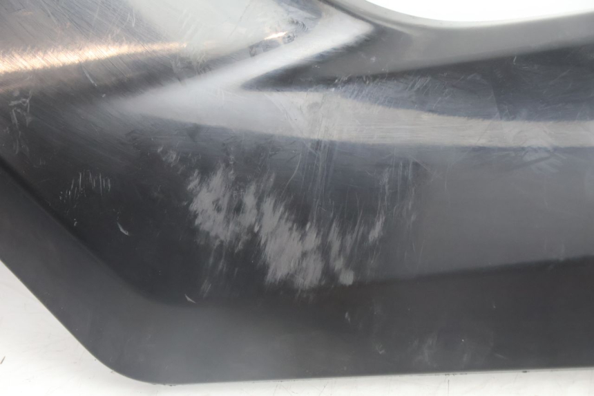 photo de CACHE SOUS SELLE GAUCHE YAMAHA N-MAX NMAX 125 (2021 - 2024) - Zoom état d’usage