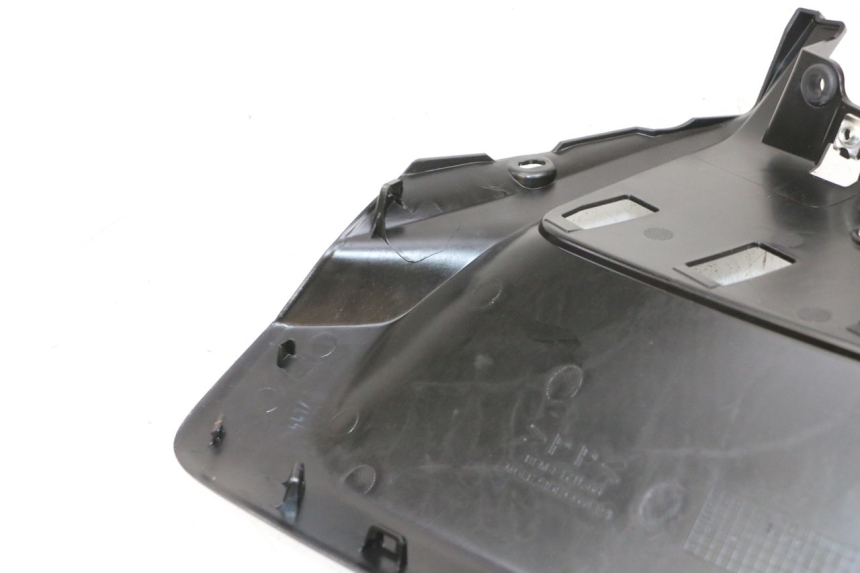 photo de CACHE SOUS SELLE GAUCHE YAMAHA NEO'S CORE 1 (2022 - 2026) - Détail de la pièce