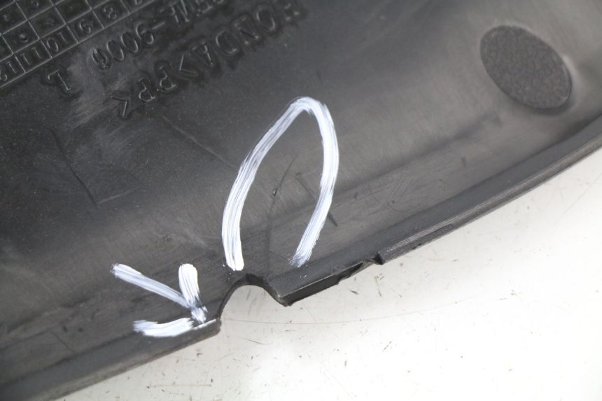 photo de CACHE SOUS SELLE GAUCHE HONDA NHX LEAD 110 (2008 - 2010) - Zoom état d’usage