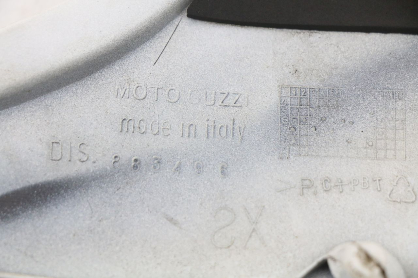 photo de CACHE SOUS SELLE GAUCHE MOTO GUZZI NORGE 8V GT 1200 (2011 - 2016) - État de surface