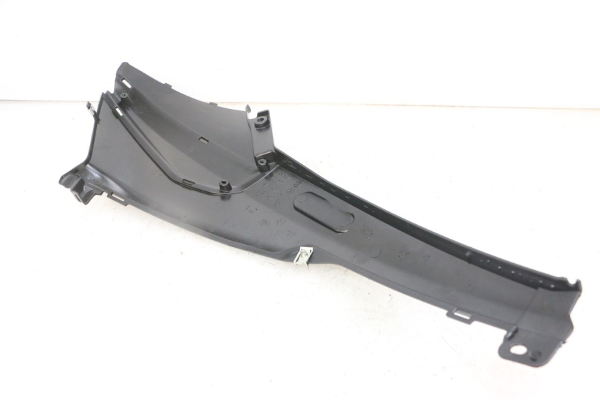 photo de CACHE SOUS SELLE GAUCHE PIAGGIO NRG POWER PUREJET 50 (2018 - 2021) - Zoom état d’usage