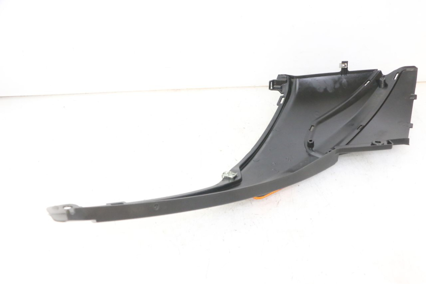 photo de CACHE SOUS SELLE GAUCHE PIAGGIO NRG POWER PUREJET 50 (2018 - 2021) - Autre angle de vue