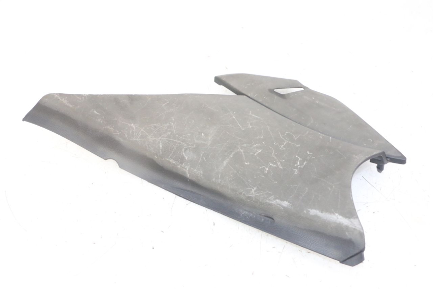 photo de CACHE SOUS SELLE GAUCHE HONDA NTV DEAUVILLE ABS 700 (2007 - 2016) - Zoom état d’usage