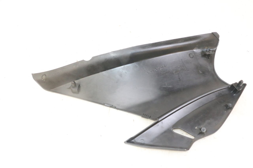 photo de CACHE SOUS SELLE GAUCHE HONDA NTV DEAUVILLE ABS 700 (2007 - 2016) - Vue d’ensemble