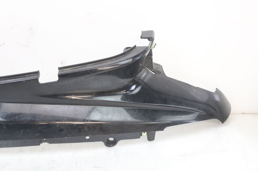 photo de CACHE SOUS SELLE GAUCHE PEUGEOT DJANGO 125 (2014 - 2017) - Autre angle de vue