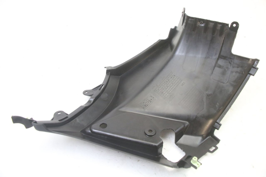 photo de CACHE SOUS SELLE GAUCHE PEUGEOT STREETZONE I 2T 50 (2018 - 2020) - Zoom état d’usage