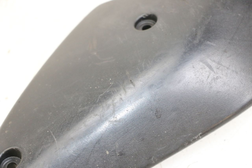 photo de CACHE SOUS SELLE GAUCHE PEUGEOT TKR TREKKER FURIOUS 50 (2005 - 2014) - Gros plan technique