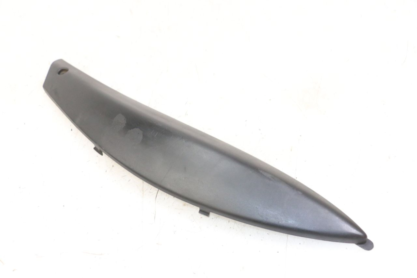 photo de CACHE SOUS SELLE GAUCHE PIAGGIO BEVERLY 125 (1998 - 2005) - Zoom état d’usage