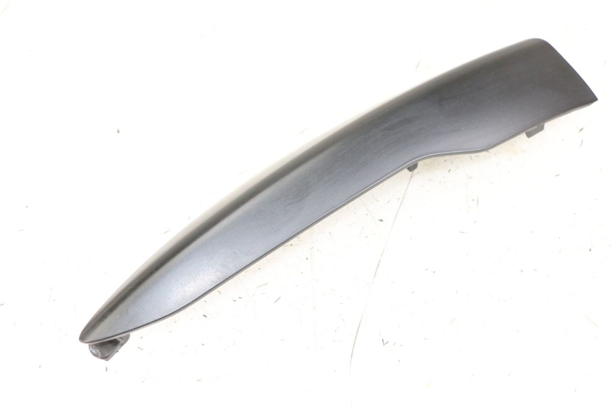 photo de CACHE SOUS SELLE GAUCHE PIAGGIO LIBERTY IGET 4T 50 (2021 - 2025) - Zoom état d’usage