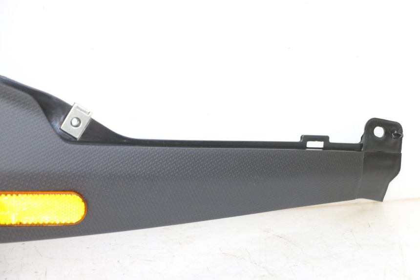 photo de CACHE SOUS SELLE GAUCHE PIAGGIO NRG POWER PUREJET 50 (2018 - 2021) - Points de fixation