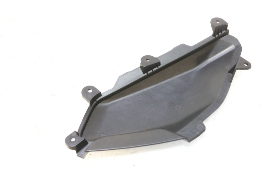 photo de CACHE SOUS SELLE GAUCHE JM MOTORS R-MAX TECH 50 (2024 - 2026) - Détail de la pièce