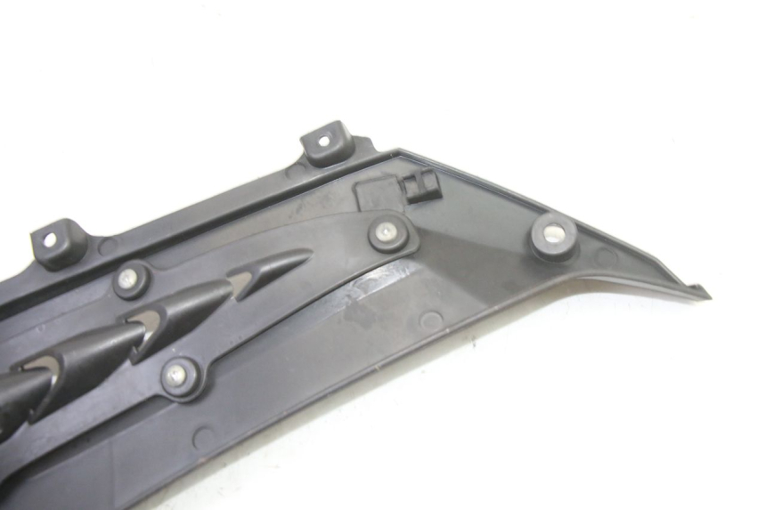 photo de CACHE SOUS SELLE GAUCHE MAG POWER R-STREET 50 (2016 - 2025) - Points de fixation