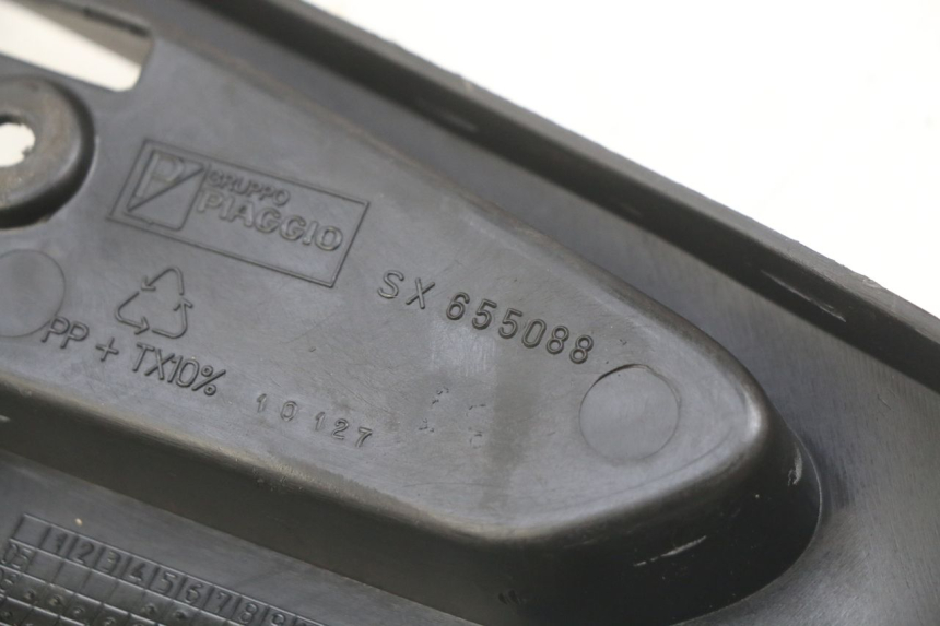 photo de CACHE SOUS SELLE GAUCHE GILERA RUNNER SP 50 (2009 - 2017) - Zoom état d’usage