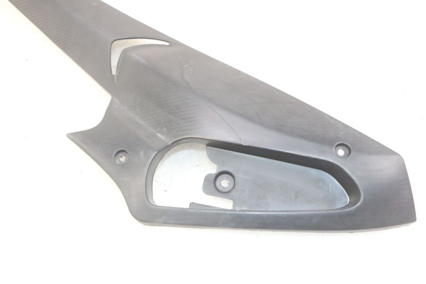 photo de CACHE SOUS SELLE GAUCHE GILERA RUNNER SP 50 (2009 - 2017) - Vue d’ensemble