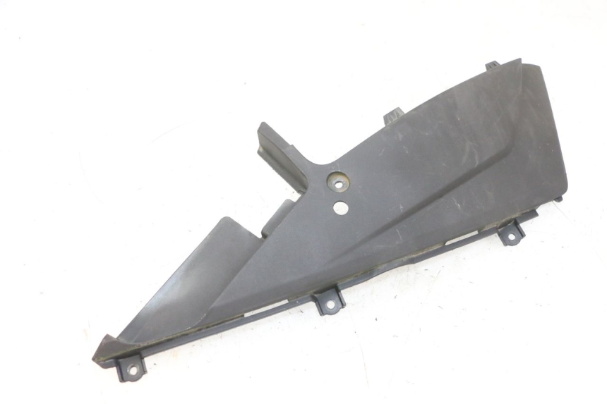 photo de CACHE SOUS SELLE GAUCHE DAELIM S1 125 (2007 - 2016) - Autre angle de vue